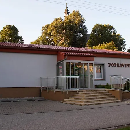 Restaurace Na Krizovatce Apartment Bozanov Exterior photo