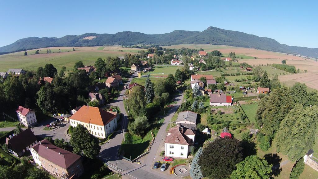 Restaurace Na Krizovatce * Bozanov