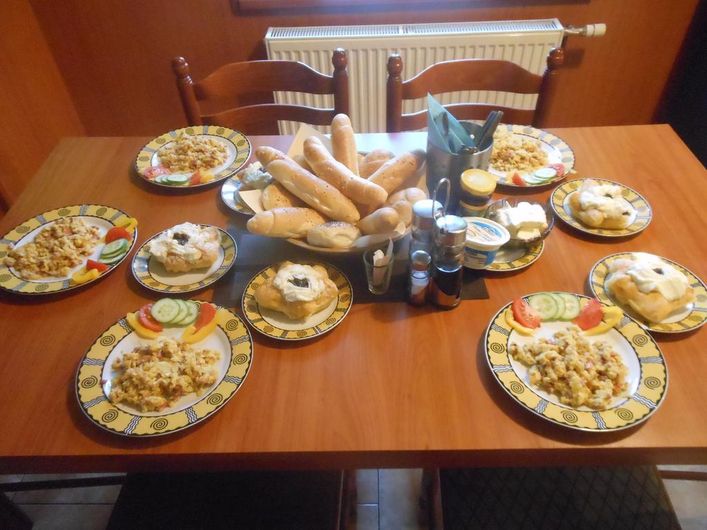 Restaurace Na Krizovatce Apartment *